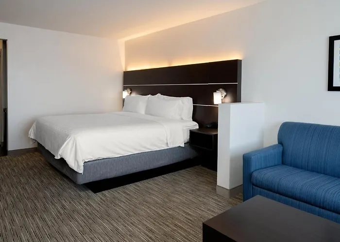 Express & - Bullhead By Ihg 3*