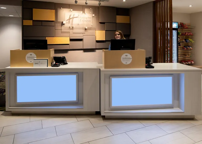 Express & - Bullhead By Ihg 3*