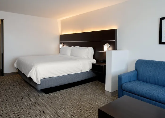 Express & - Bullhead By Ihg 3*