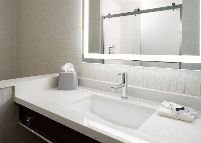 Express & - Bullhead By Ihg 3*