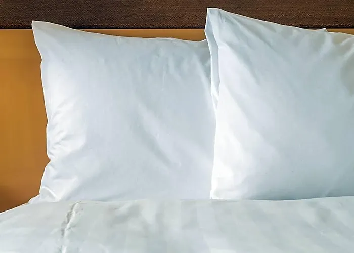 Express & - Bullhead By Ihg